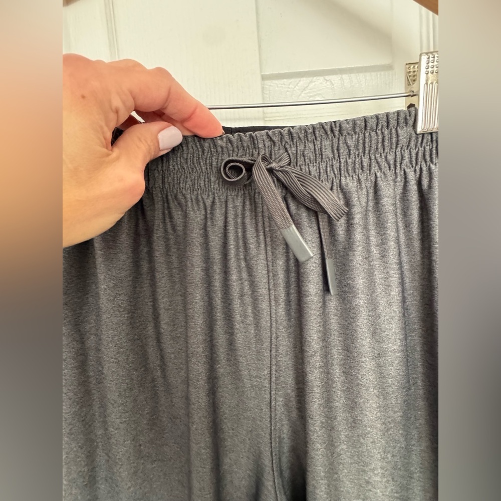 Men’s M Old Navy Active Sweatpants Joggers Bundle Gray Tapered Zip Pocket 2-Pack - Picture 4 of 14
